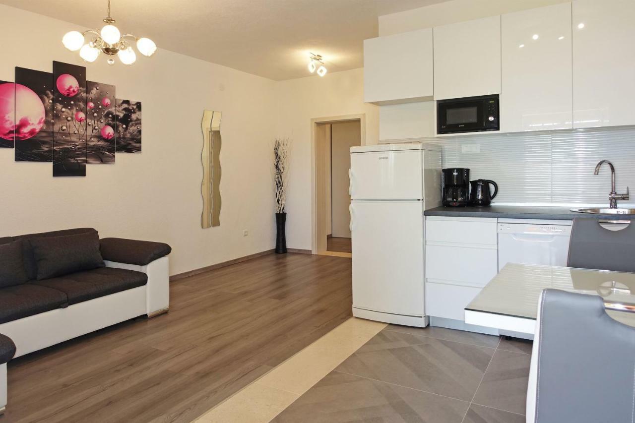 Toni Apartman *
