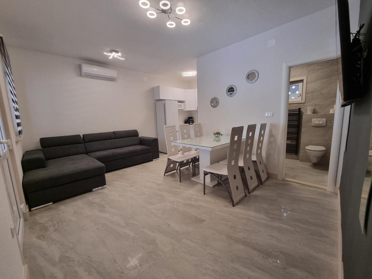Toni Apartment *